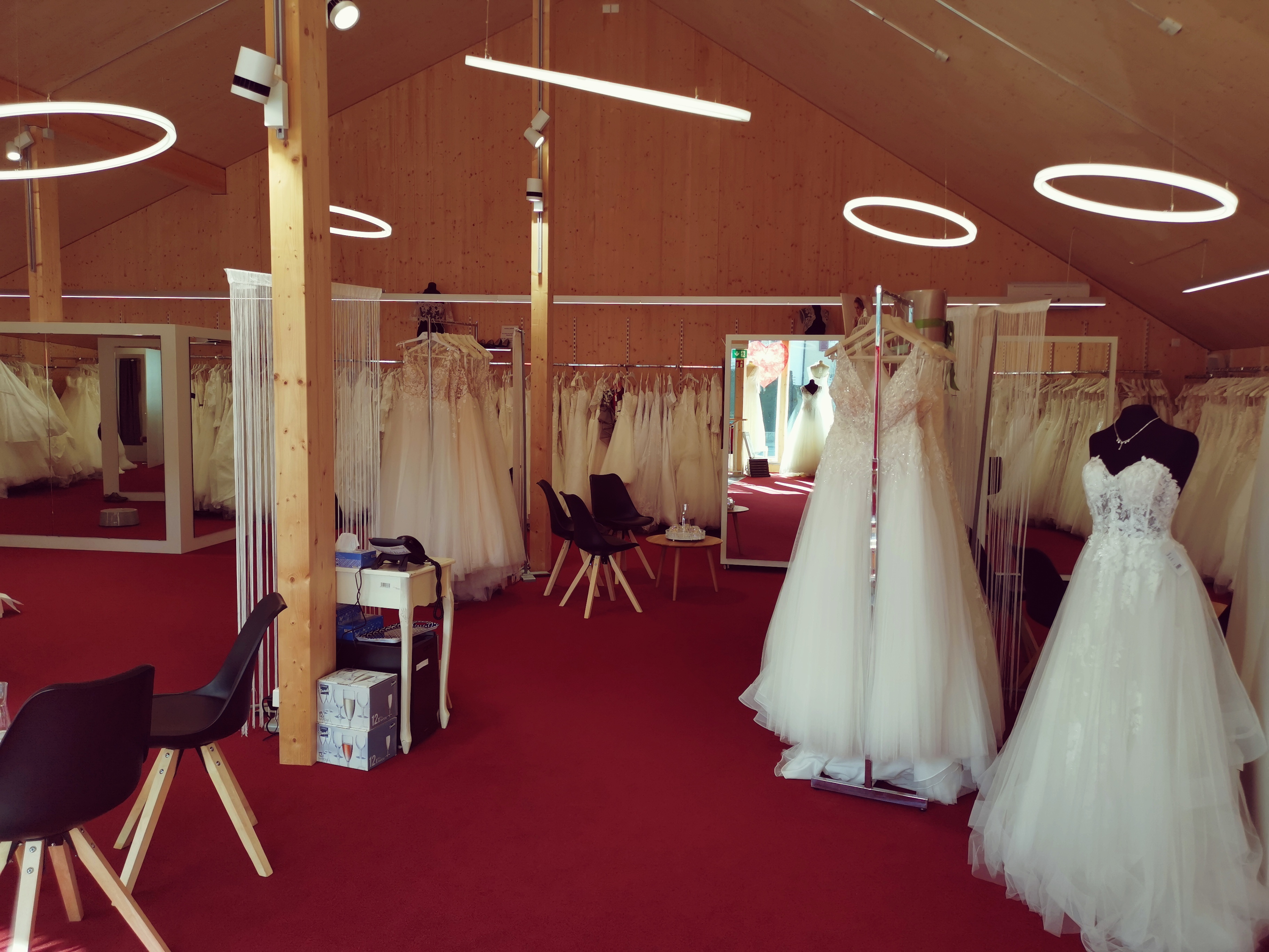 Minder Mode AG, Bahnhofstrasse 21 in Huttwil