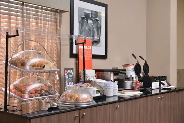 Images Hampton Inn closest to Universal Orlando