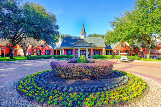 Images SaddleBrook Apartments