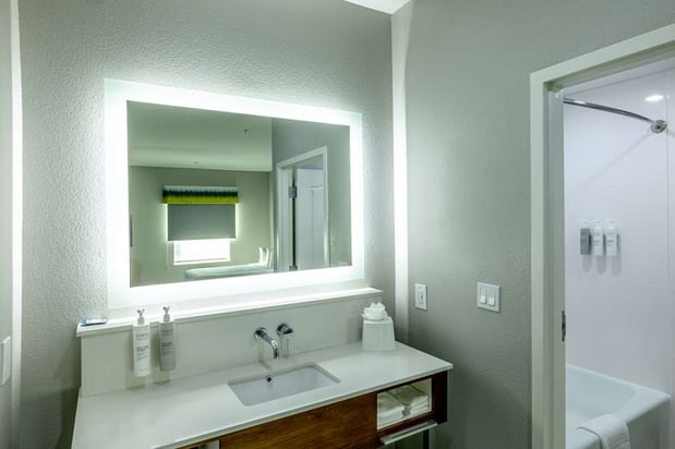 Images Hampton Inn & Suites Cleburne
