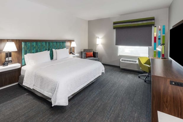 Images Hampton Inn & Suites Dallas I-30 Cockrell Hill