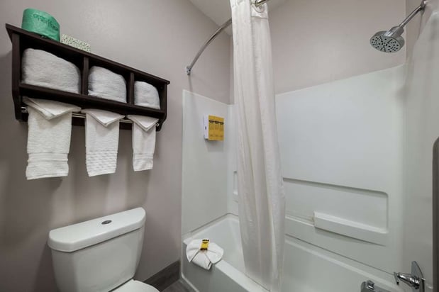 Images Best Western Plus Lake Dallas Inn & Suites