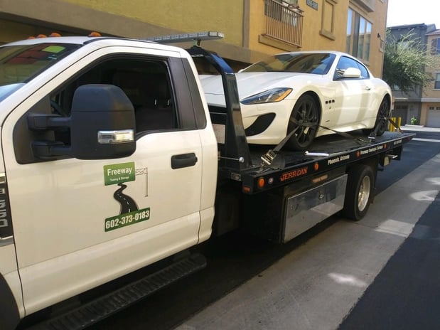 Images Freeway Towing & Storage