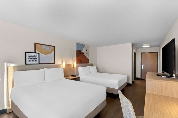 Images Spark by Hilton Calhoun