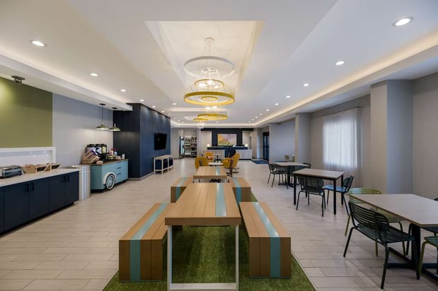 Images Spark by Hilton Midland South