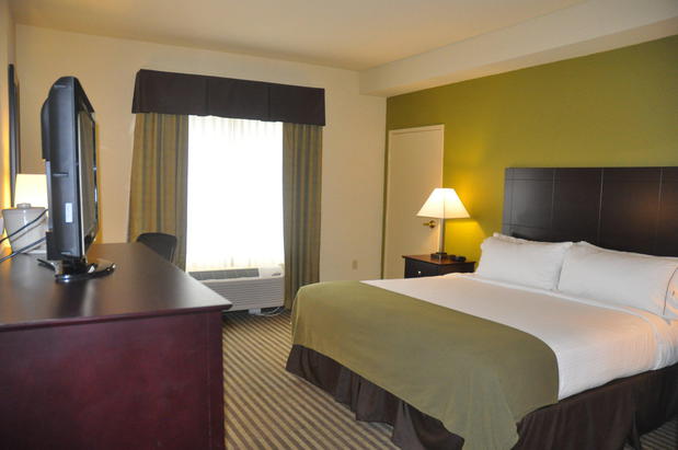Images Holiday Inn Express & Suites Sarasota East - I-75 by IHG