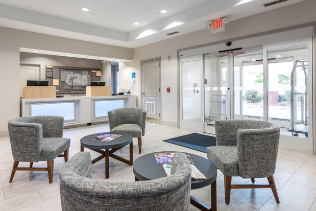 Images Holiday Inn Express & Suites Lagrange by IHG