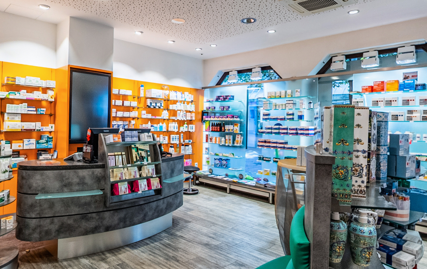 Apotheke am Bahnhof Bad Canstatt, Bahnhofstraße 11 in Stuttgart