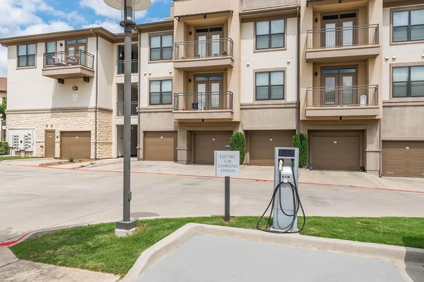 Images The Edge at Glade Parks Apartments