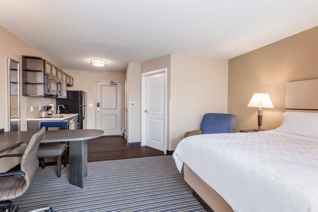 Images Candlewood Suites Eau Claire I-94 by IHG