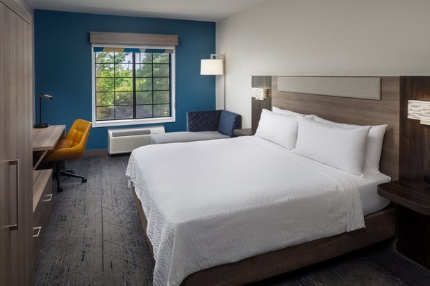 Images Holiday Inn Express & Suites Albemarle by IHG