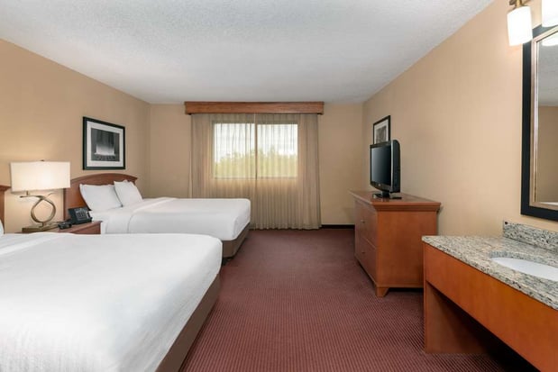 Images Embassy Suites by Hilton Kansas City International Airport