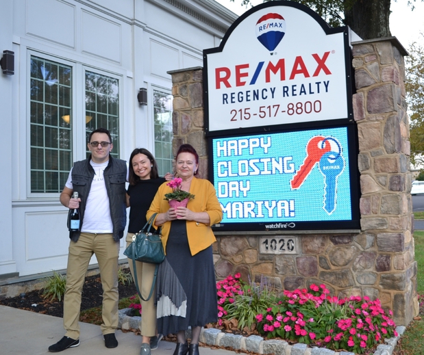 Images RE/MAX Regency Realty