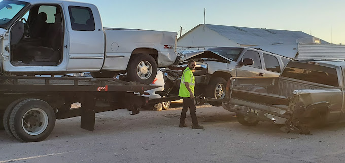 At Rey's Service Center, we understand that vehicle breakdowns can happen at the most inconvenient times. Our expert towing service is here to efficiently transport your vehicle to your desired location, giving you peace of mind during stressful situations.