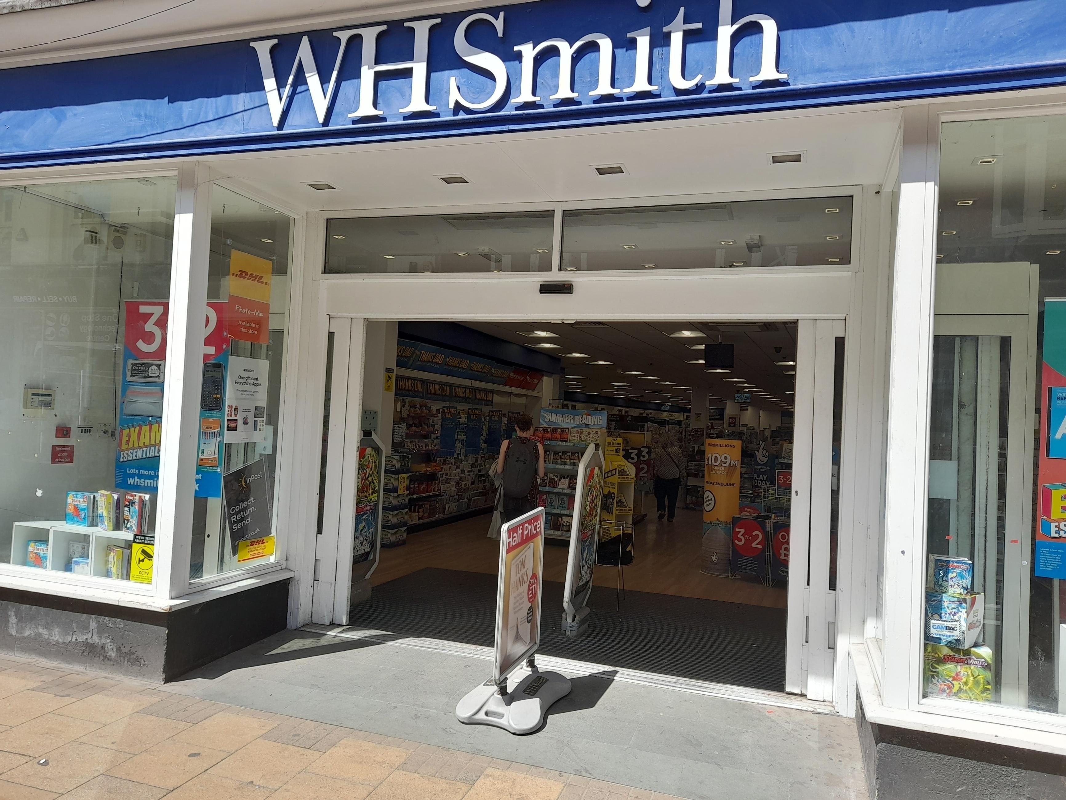 Images DHL Express Service Point (WHSmith Cambridge)