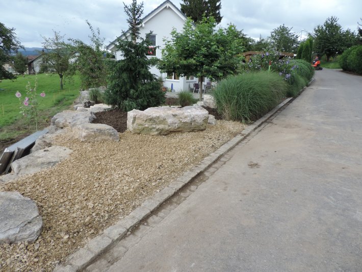 F & B Weibel Gartenbau Radelfingen, Eggenweg 8 in Radelfingen b. Aarberg