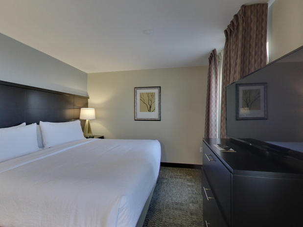 Images Staybridge Suites Madison - Fitchburg, an IHG Hotel