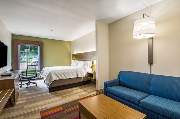 Images Holiday Inn Express & Suites Columbus by IHG