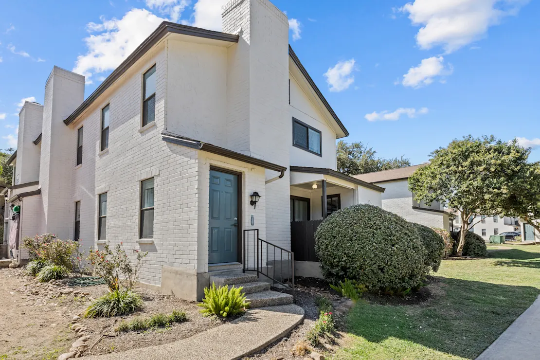 Townhome exterior view