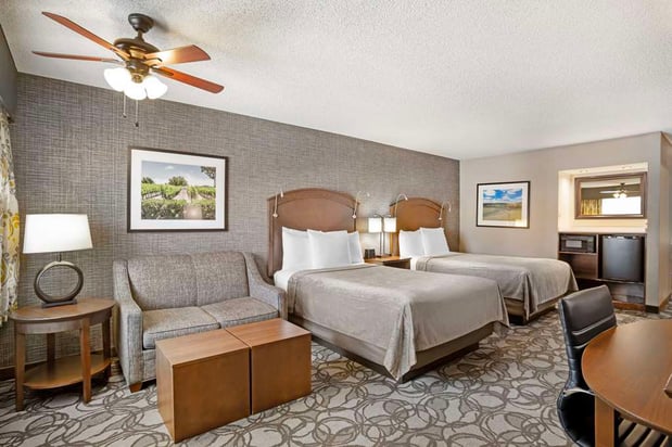 Images Best Western Plus Black Oak