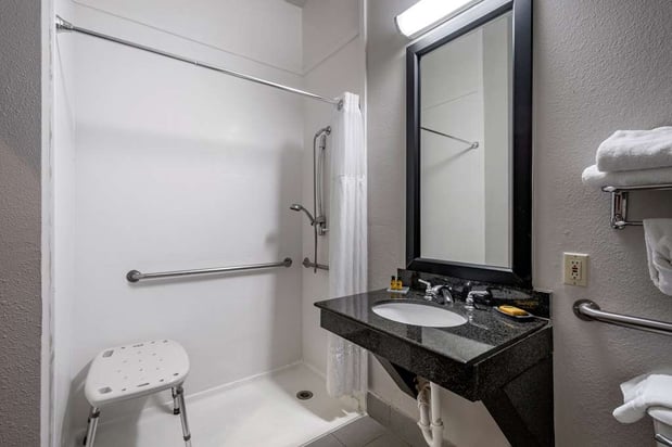 Images Best Western Plus McKinney Inn & Suites