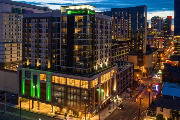 Images Holiday Inn & Suites Nashville Downtown - Broadway by IHG