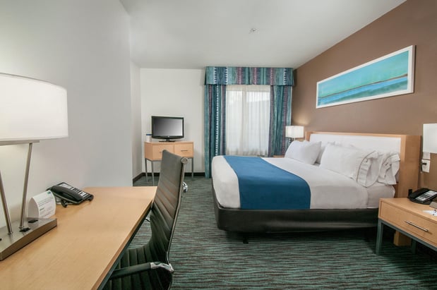 Images Holiday Inn Express & Suites San Antonio Rivercenter Area by IHG