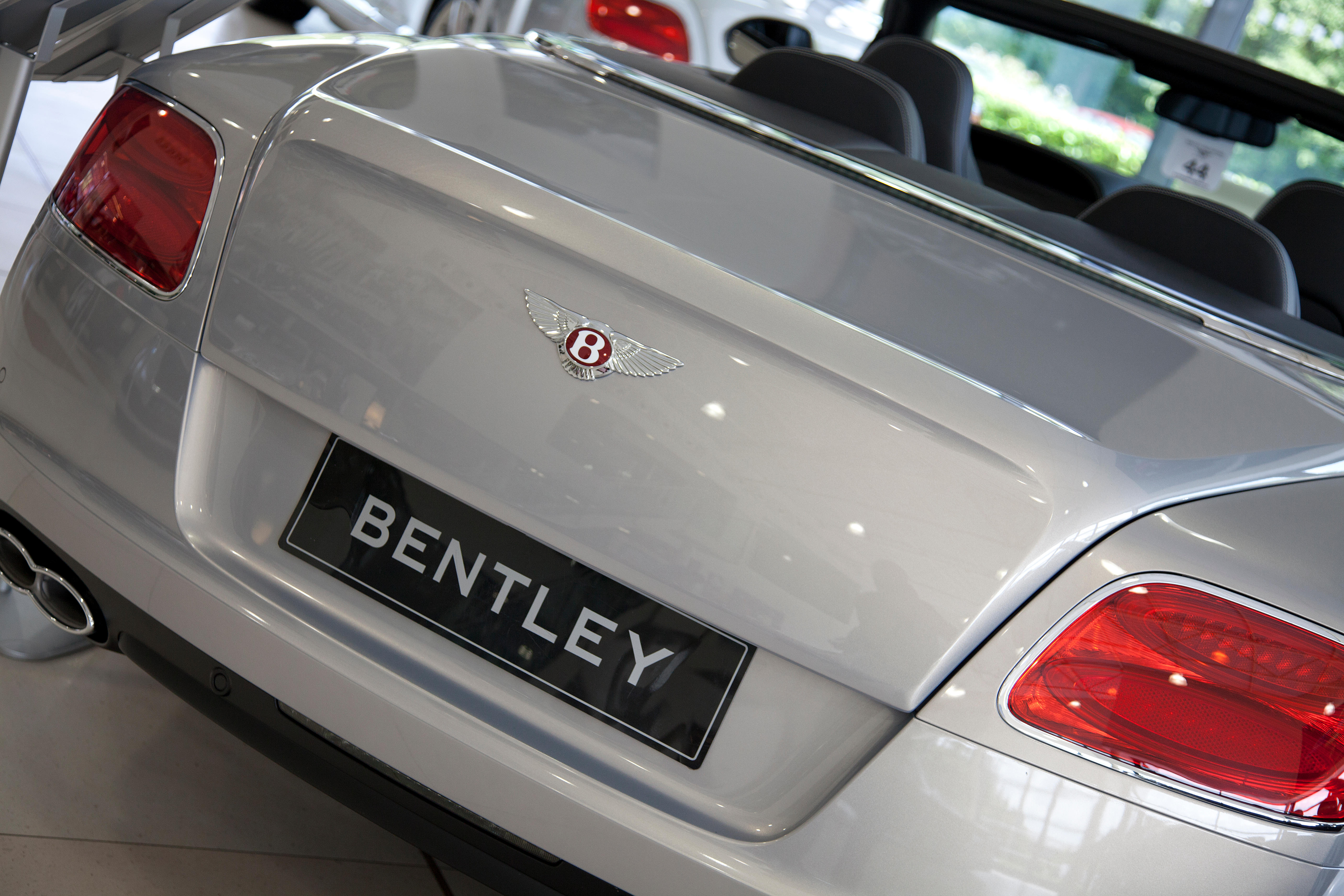 Bentley Manchester Knutsford 01565 632222