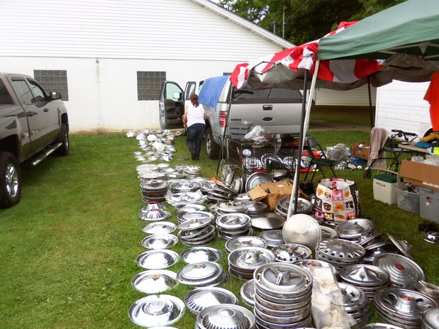 Images Chuck & Sons Hub Caps