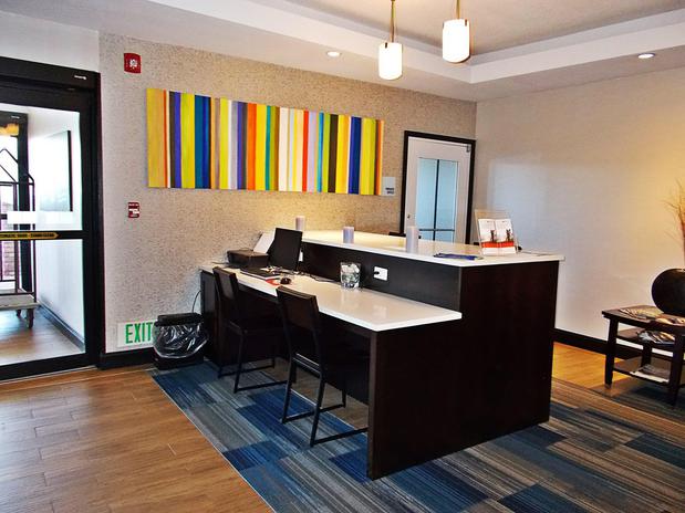 Images Holiday Inn Express & Suites Miami, an IHG Hotel