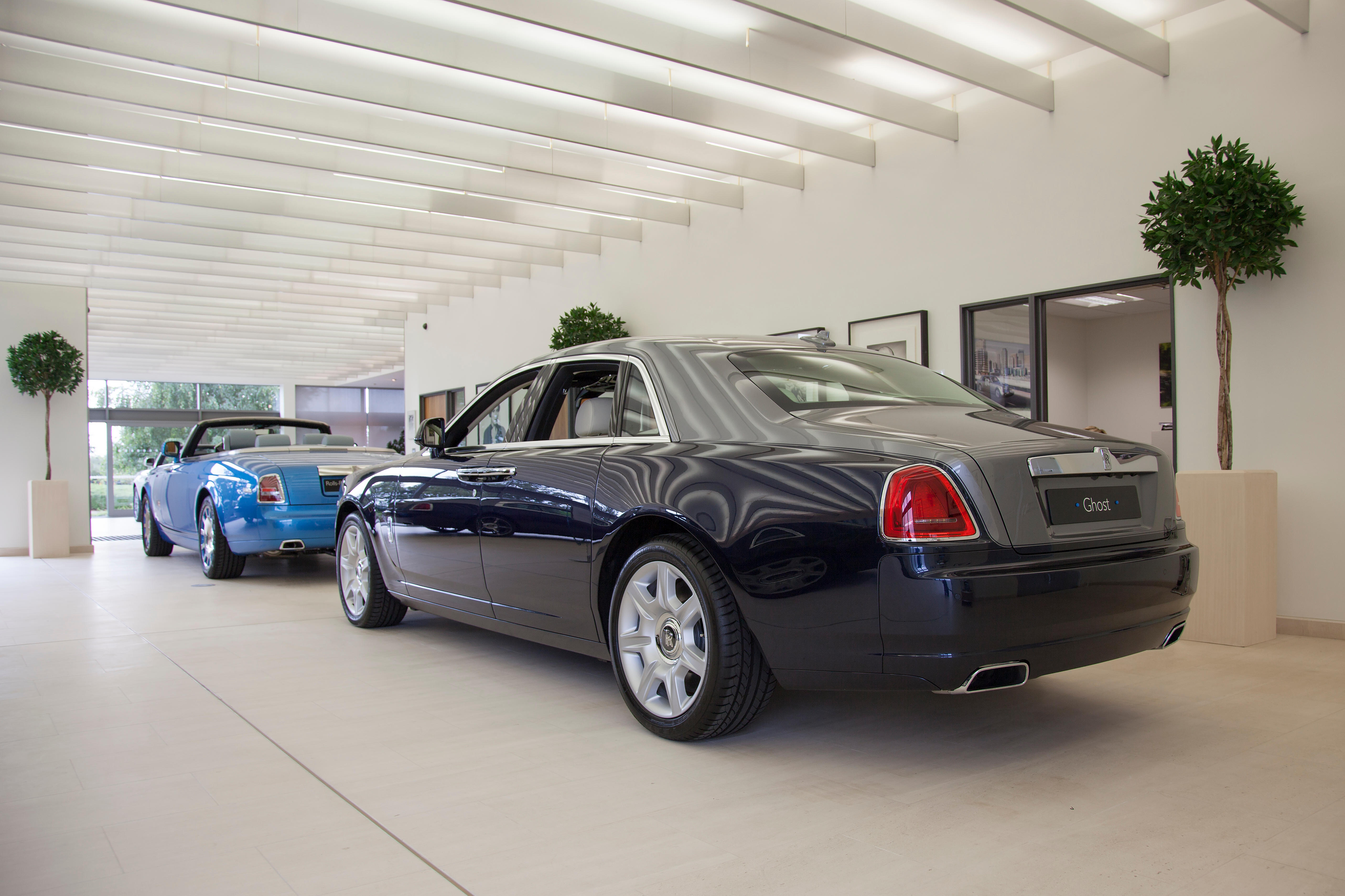 Rolls-Royce Motor Cars Manchester Wilmslow 01625 409383