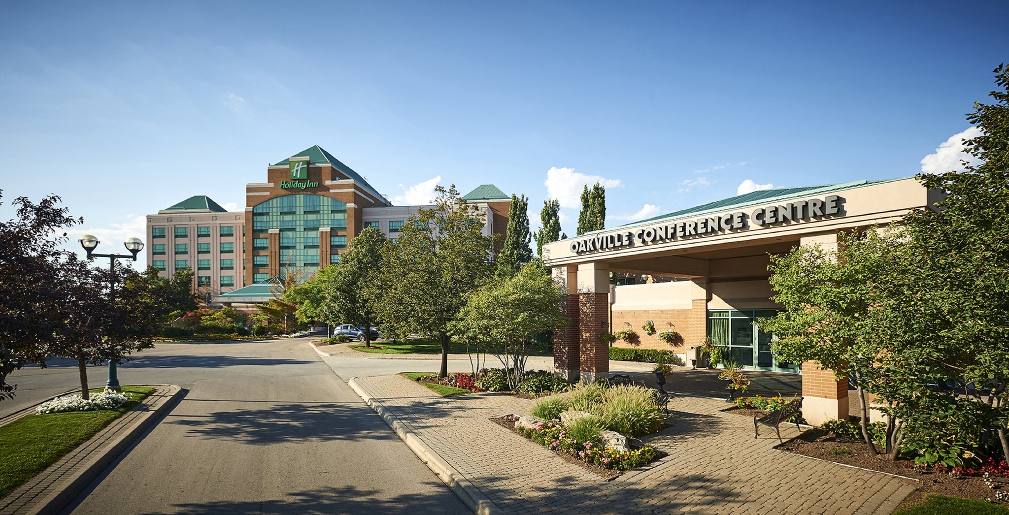 Images Holiday Inn & Suites Oakville @ Bronte by IHG