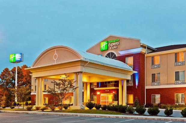 Images Holiday Inn Express & Suites Dickson, an IHG Hotel