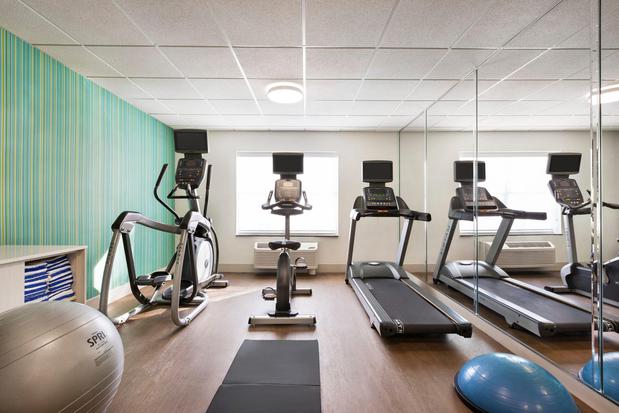 Images Holiday Inn Express & Suites Sarasota East - I-75 by IHG
