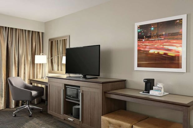 Images Hampton Inn & Suites Minooka