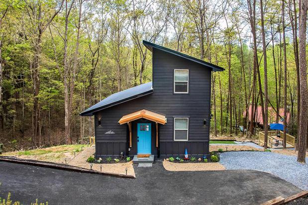 Images Grand Welcome of the Smoky Mountains - Vacation Rentals & Property Management