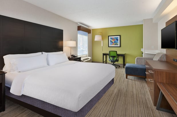 Images Holiday Inn Express Waldorf by IHG