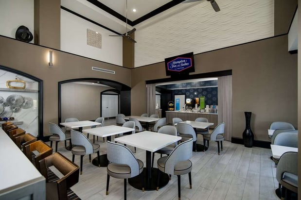 Images Hampton Inn & Suites Fort Worth-Fossil Creek
