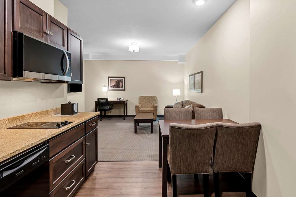 Images Best Western Plus Lacombe Inn & Suites