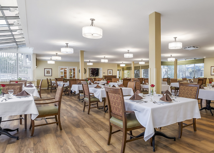 Brookdale Brea dining room