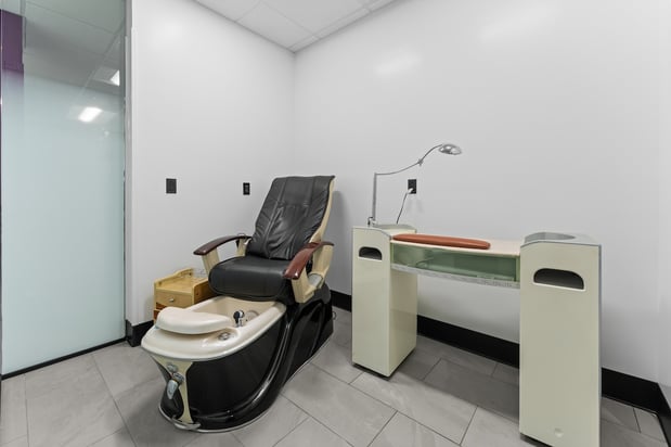 Images Kaaren Vargas, DDS