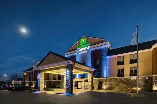 Images Holiday Inn Express & Suites Cedar Rapids-I-380 @ 33rd Ave by IHG