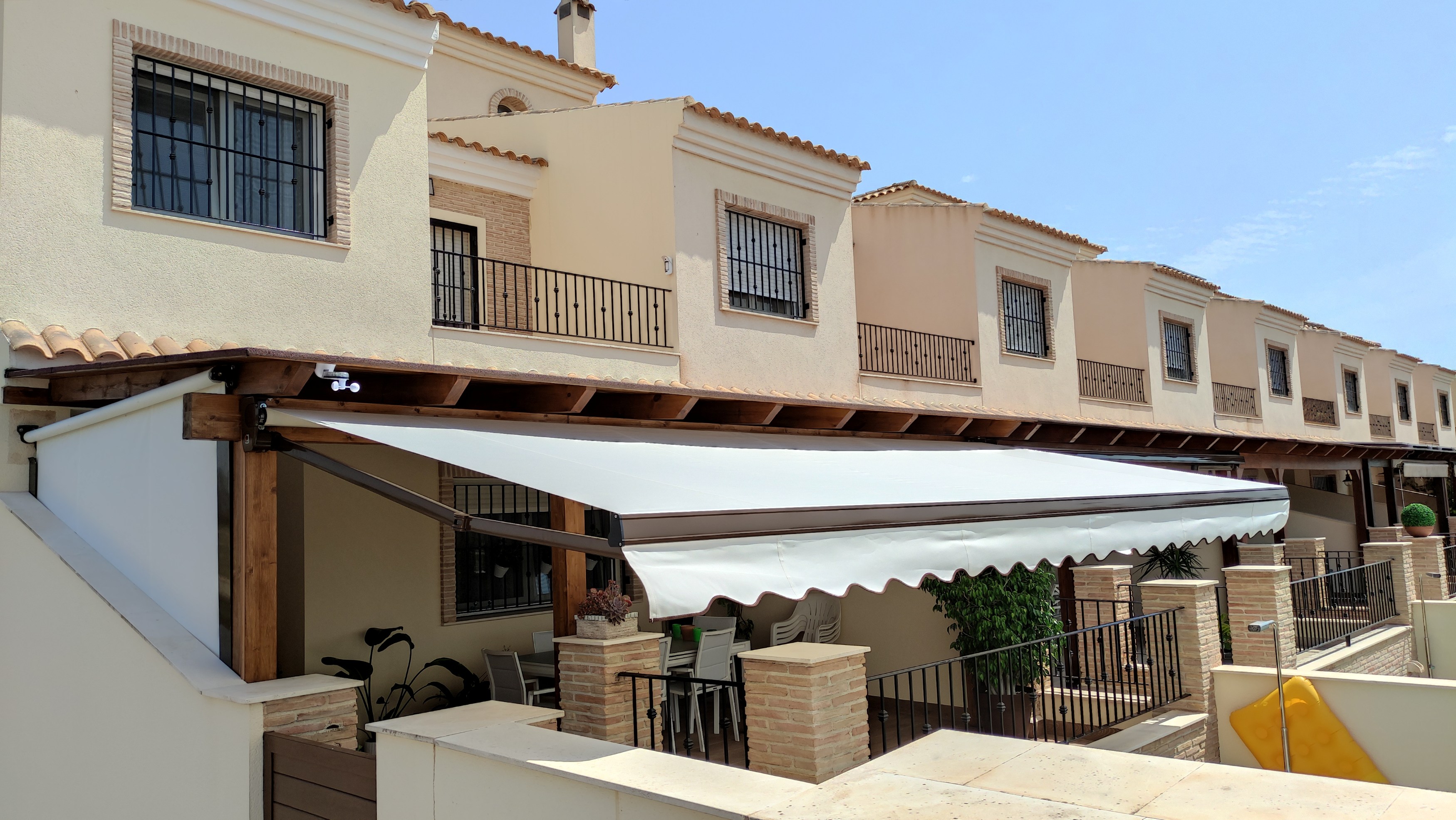 Images SolBye Toldos y Aluminios