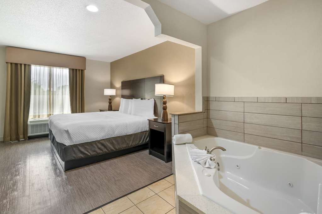 King Suite Jacuzzi 