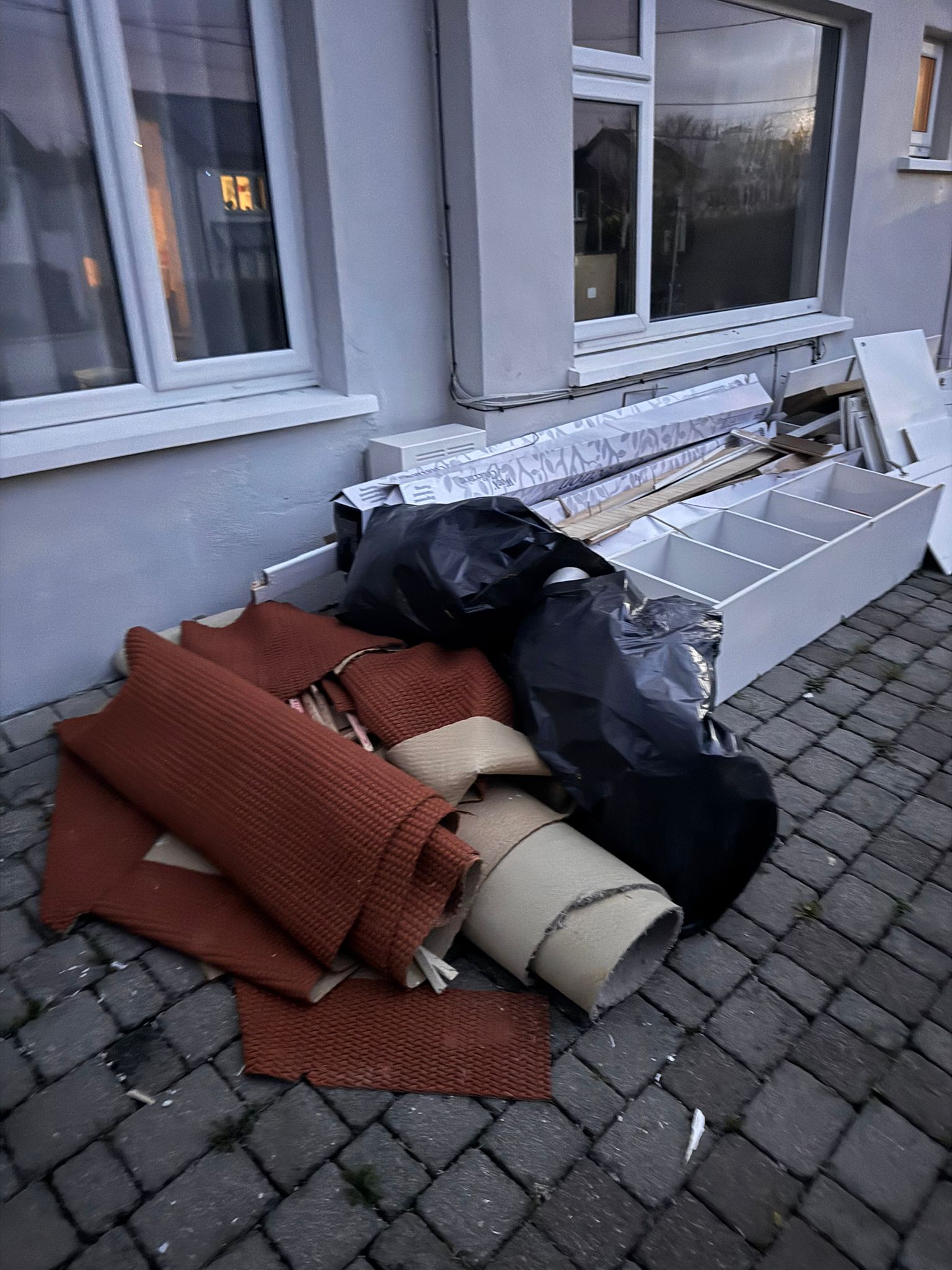 Residential Rubbish Removal, Commercial Waste Removal, Garden Waste Clearance, Construction & Renovation Waste Removal, Attic, Garage & Shed Clearance, Tree Removal & Green Waste Recycling