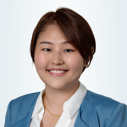 Emily Yang headshot.