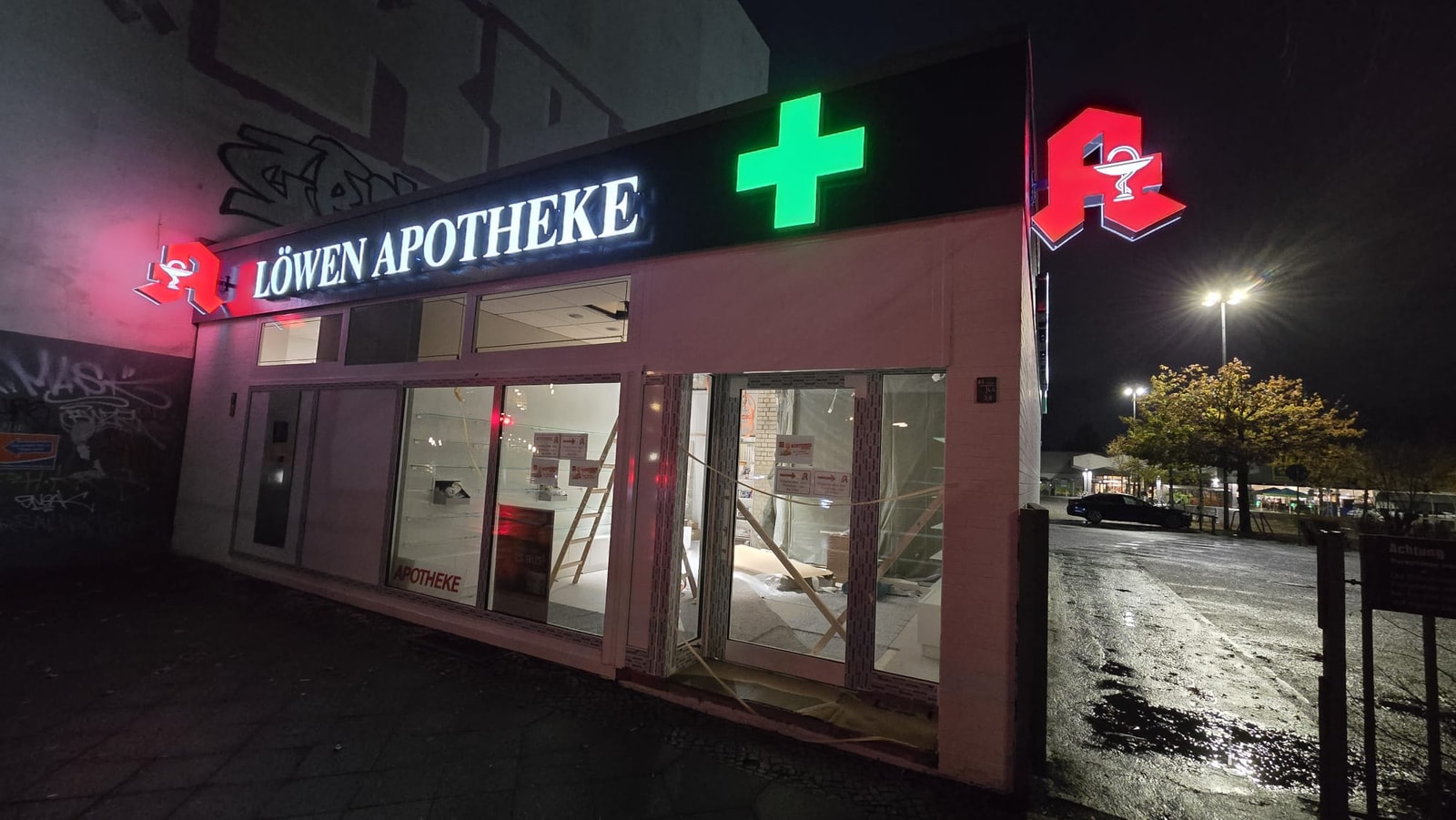 Löwen-Apotheke - Aussenansicht der Löwen-Apotheke