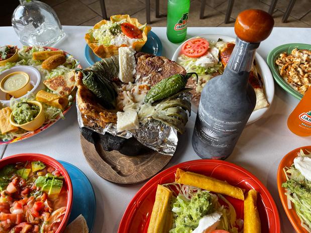 Images Javi's Mexican Grill & Tavern