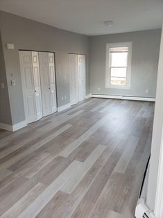 For this residential project in Haverhill, MA, we replaced the floor with new laminate, added trim, and painted to finish.