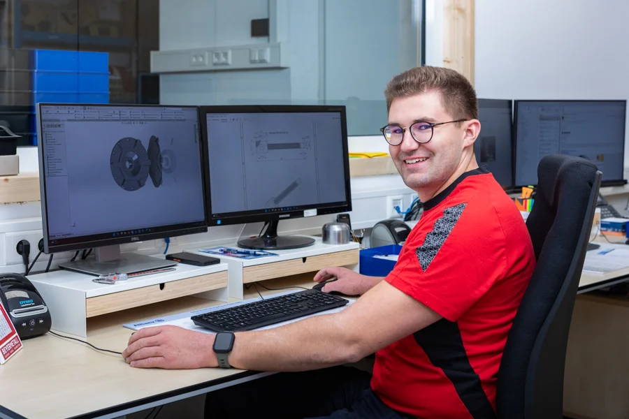 ​Michler Feinmechanik und Maschinenbau GmbH in Neuching, Feldlerchenstraße 7 in Neuching